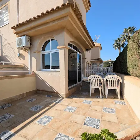 Dos Pisos Independientes - La Mata Apartment
